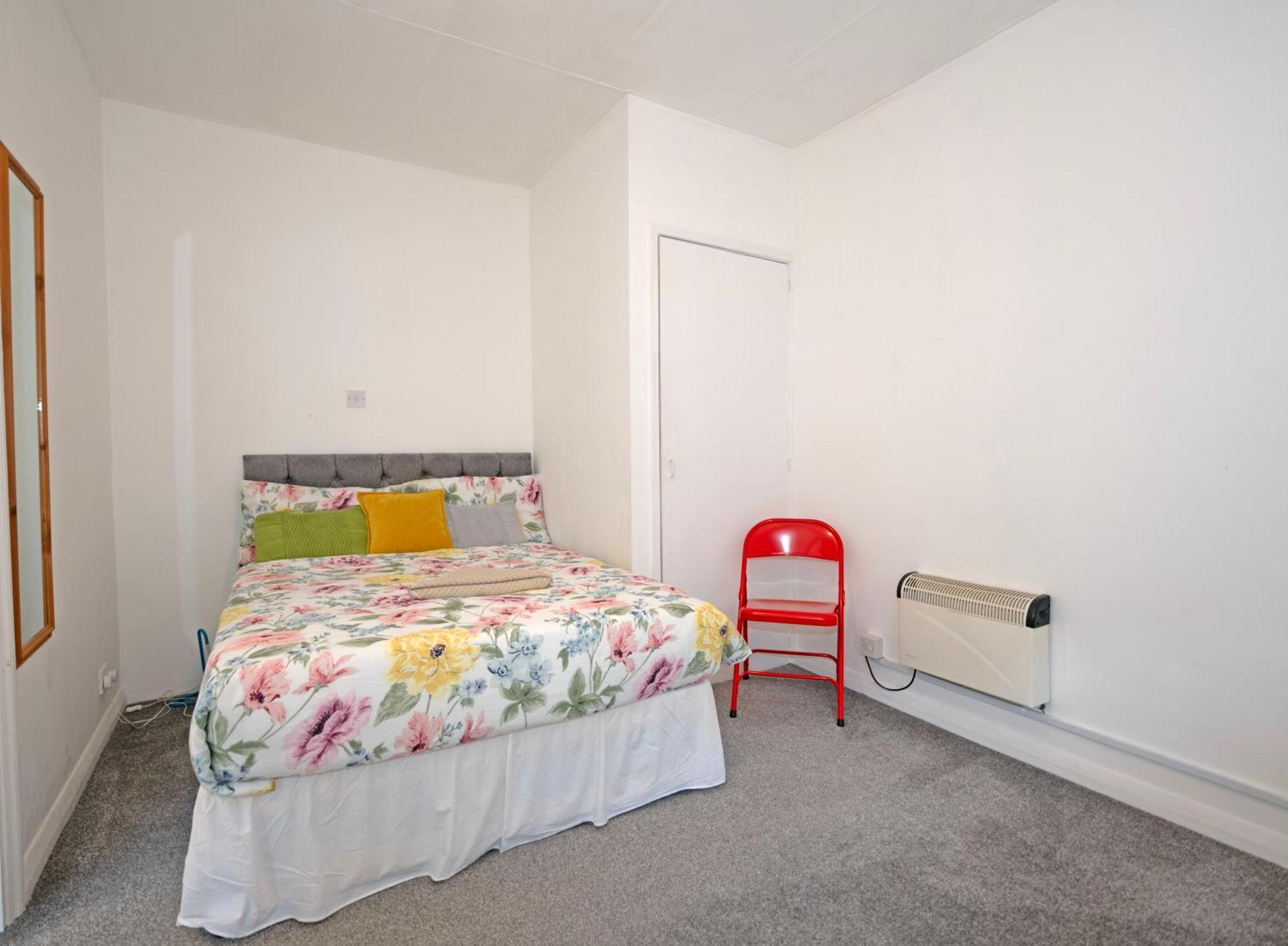 Flat In Clapham Budget Friendly Stay Лондон Экстерьер фото