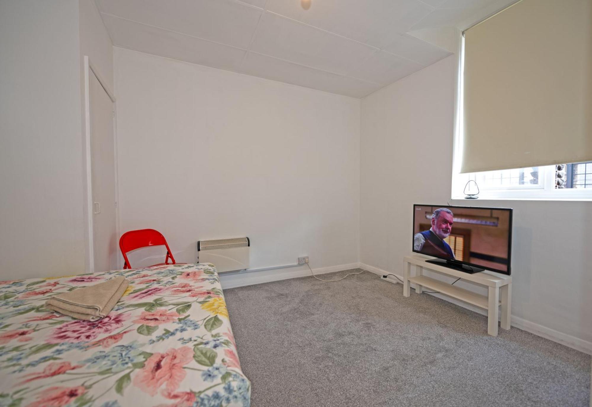 Flat In Clapham Budget Friendly Stay Лондон Экстерьер фото