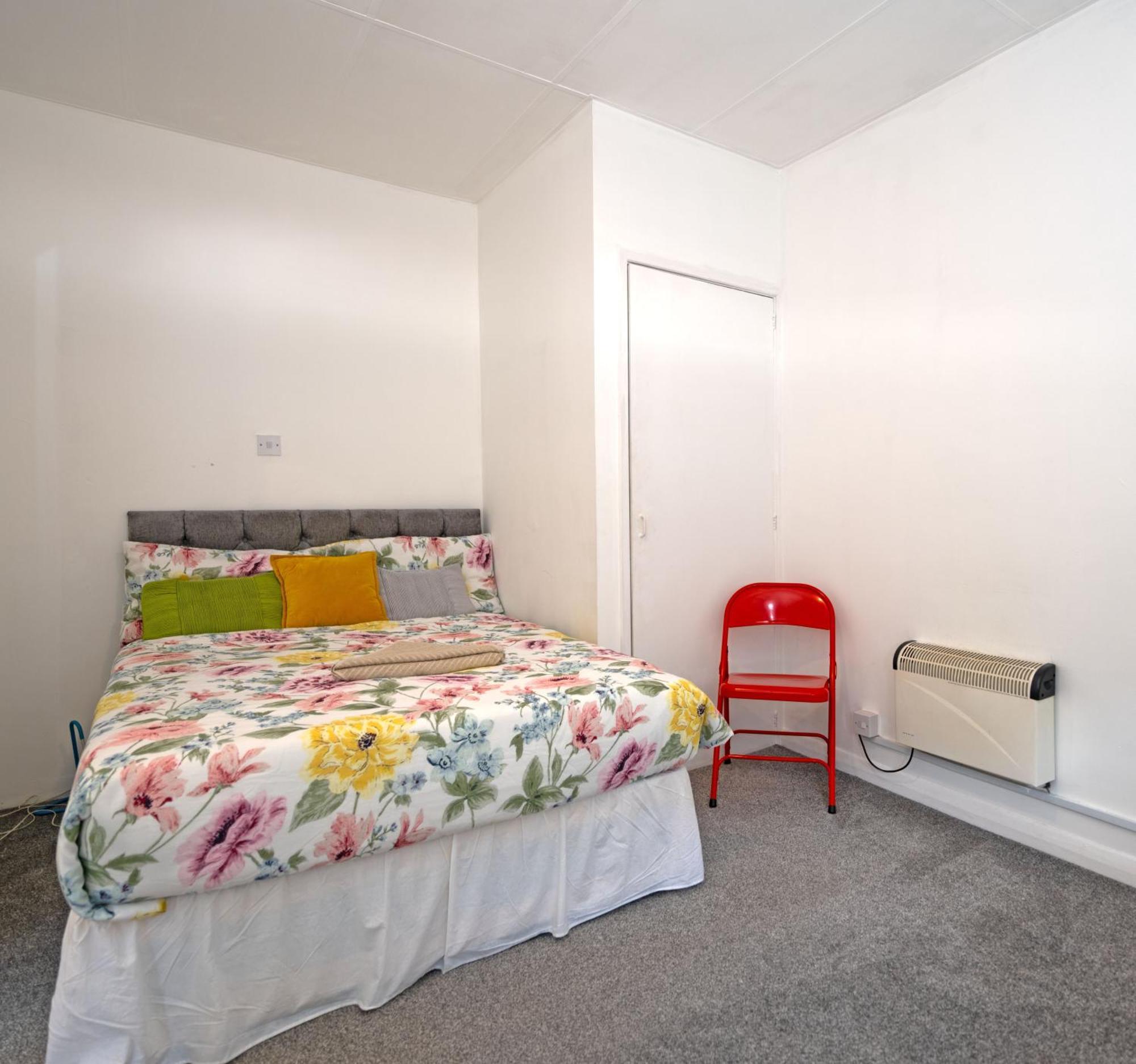 Flat In Clapham Budget Friendly Stay Лондон Экстерьер фото