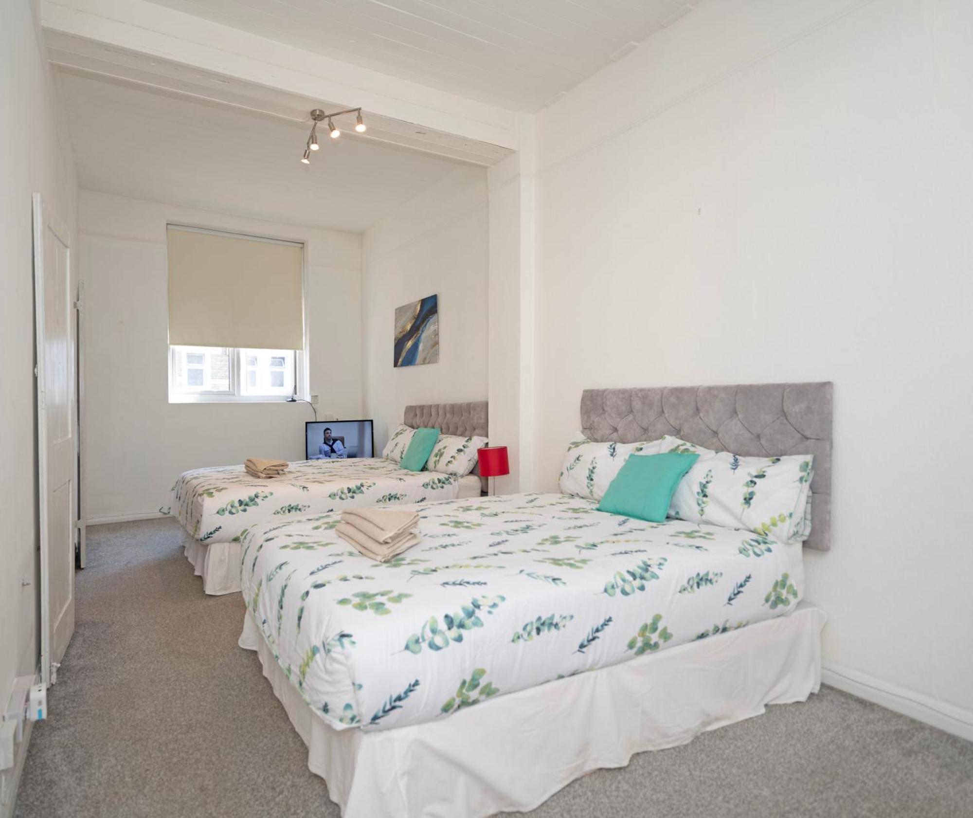 Flat In Clapham Budget Friendly Stay Лондон Экстерьер фото