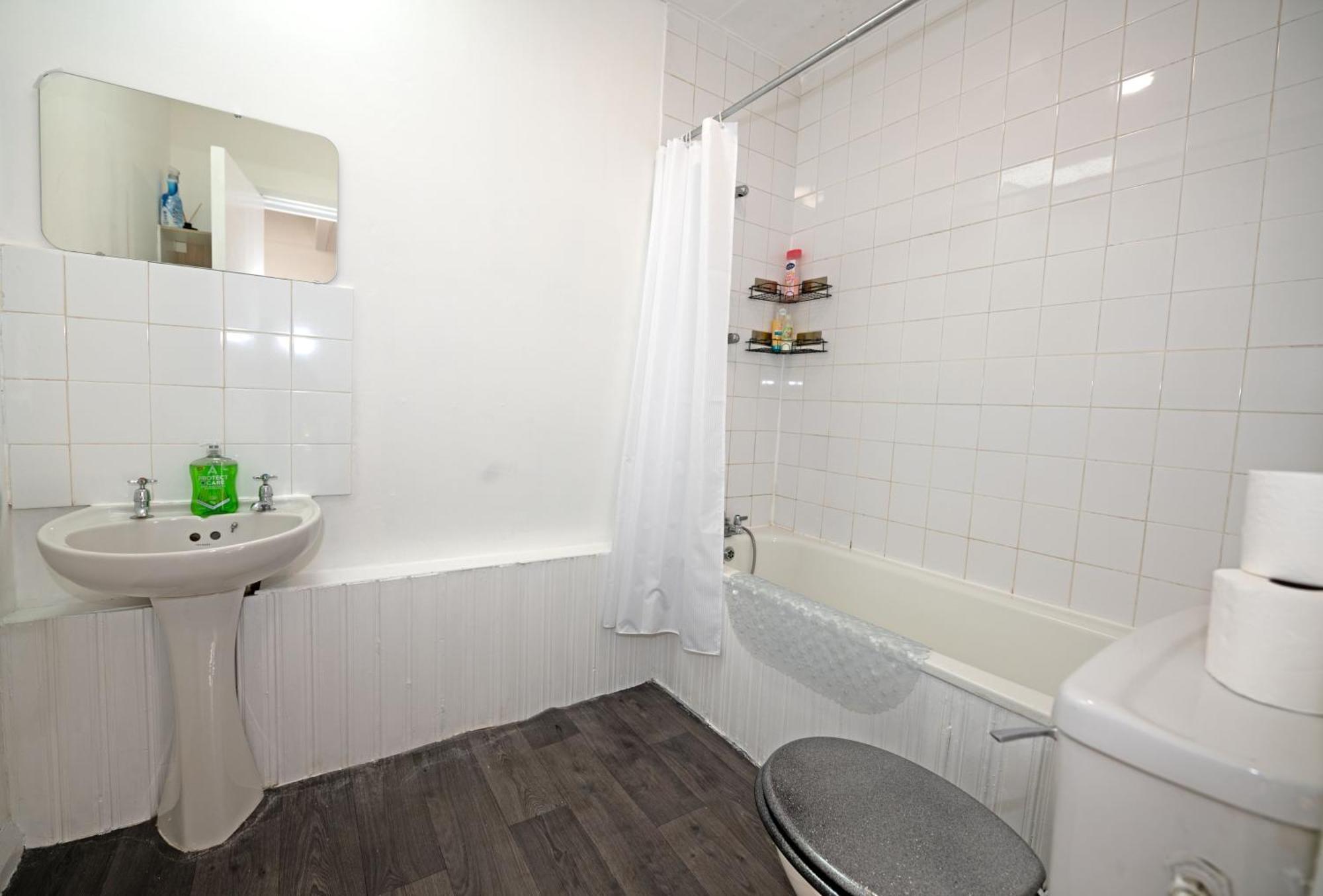 Flat In Clapham Budget Friendly Stay Лондон Экстерьер фото